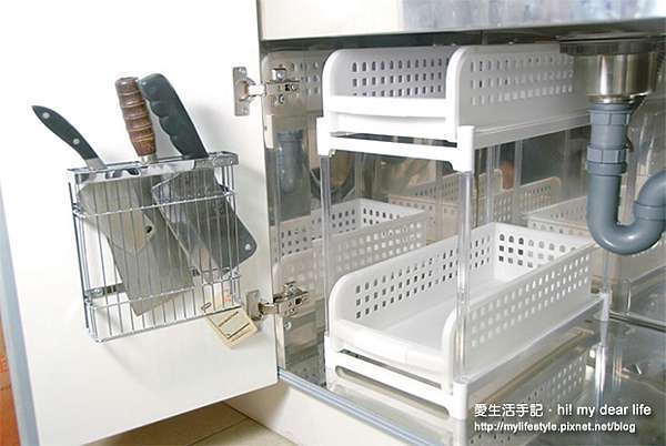 廚房收納不夠 水槽下的櫥櫃區也可以收納 愛生活 365 痞客邦