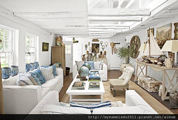 white-denim-sofas-living-room-new-york-cottage-0612-xln.jpg