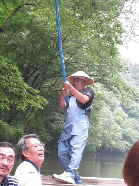 撐船夫還會唱山歌喔