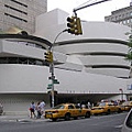 200px-Guggenheim_museum_exterior.jpg