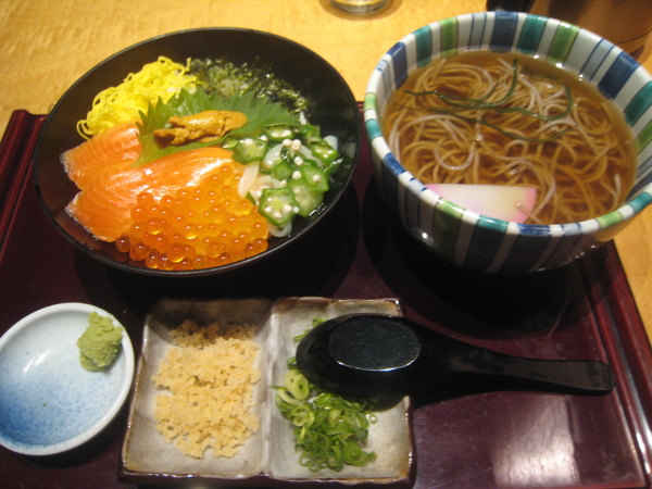 午餐海鮮蓋飯