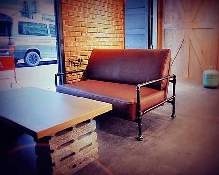 18 CENTUR-LOFT 工業風-水管斜背沙發001.jpg 18 CENTUR-LOFT 工業風-水管斜背沙發001.jpg