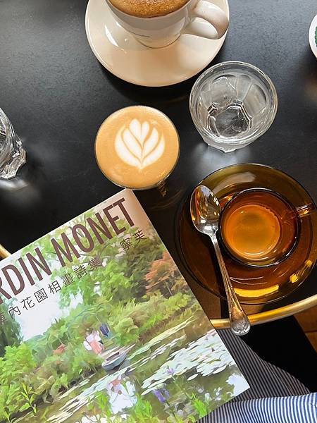 【愛馬氏】莫內花園相畫詩集/美好午後。