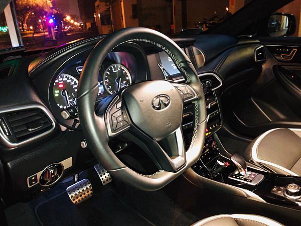 INFINITI Q30S 2.0T_190320_0051.jpg