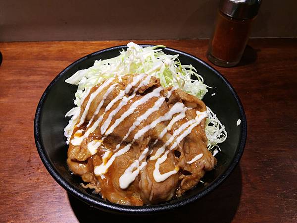 [食記●台北] 佐藤精肉店akiba，光華商圈填飽肚子的好去處。