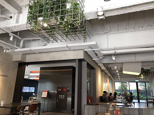 [食記●台北] Gonna EAT 內湖最大推的好吃好喝雄獅品牌餐廳