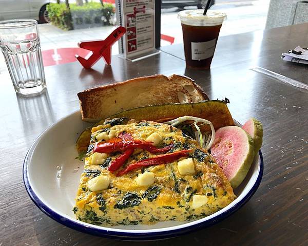 [食記●台北] Gonna EAT 內湖最大推的好吃好喝雄獅品牌餐廳