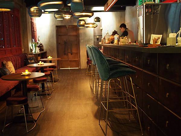 [食記●新竹] Bar Approx.將進酒，竹科金山街的新綠洲去吃美食喝特色調酒吧！