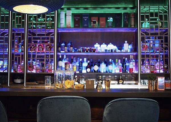 [食記●新竹] Bar Approx.將進酒，竹科金山街的新綠洲去吃美食喝特色調酒吧！