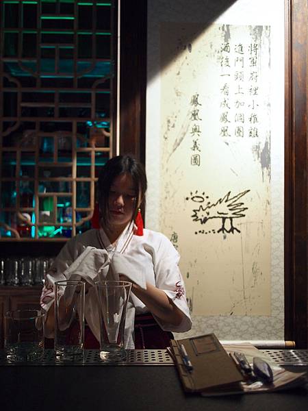 [食記●新竹] Bar Approx.將進酒，竹科金山街的新綠洲去吃美食喝特色調酒吧！