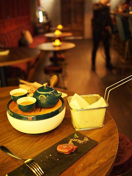 [食記●新竹] Bar Approx.將進酒，竹科金山街的新綠洲去吃美食喝特色調酒吧！