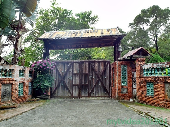 1-FB1-SAM_8485.JPG 1-FB1-SAM_8485.JPG