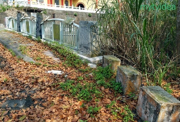 02-SAM_9041.JPG 02-SAM_9041.JPG