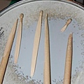 broken_drum_sticks.jpg