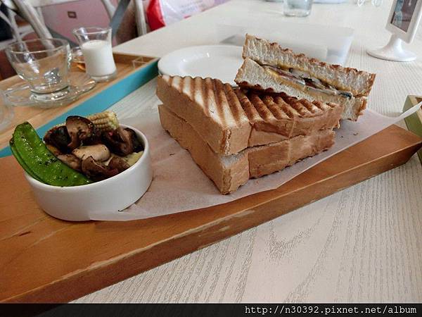 12038324_1053197638032380_4870597840565683252_n