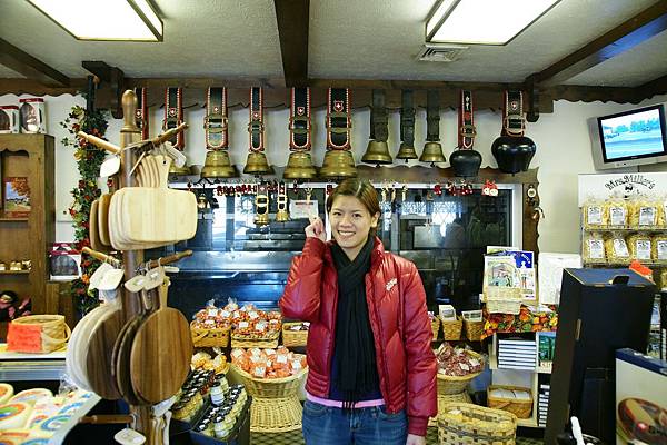 附近的店家,聽說起司是手工的,很有名