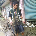 青年參與八八水災區打掃.jpg