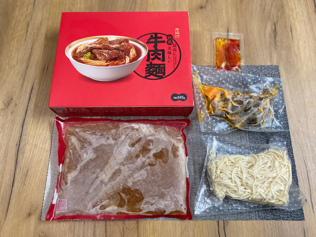 新上市!!!老協珍牛肉麵 牛肉用以獨創滾刀塊切法 創造出軟 新上市!!!老協珍牛肉麵 牛肉用以獨創滾刀塊切法 創造出軟