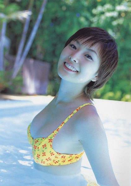 119：泳裝奈央【充滿著活潑笑容可愛又漂亮的奈央^^高興的笑顏奈央（2003）】