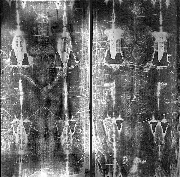 800px-Full_length_negatives_of_the_shroud_of_Turin.jpg