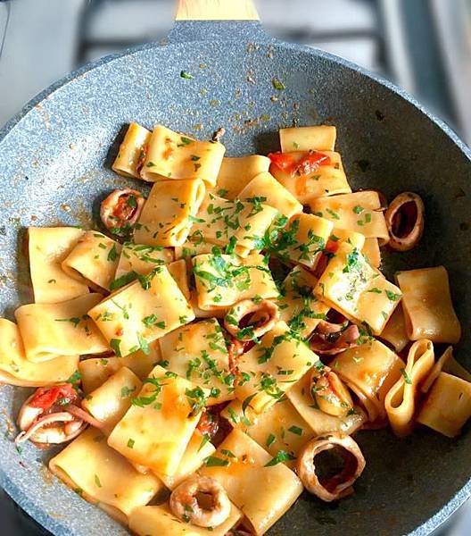 calamarata-pasta-recipe.jpg