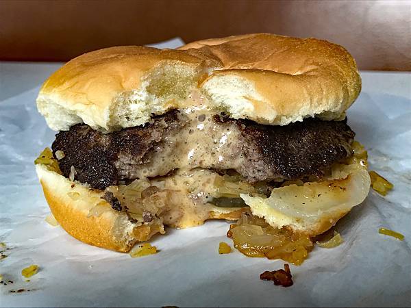 jucy lucy burger matt%5Cs bar.jpg