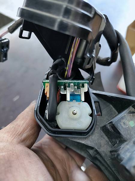 HONDA FIT 電動後視鏡無法收折修復@ 裕全汽車修理廠-德國馬牌輪胎Pro 