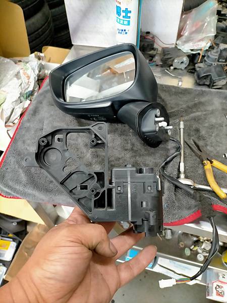 馬自達 CX3 (2015年迄今) 電動後視鏡無法收折修復。