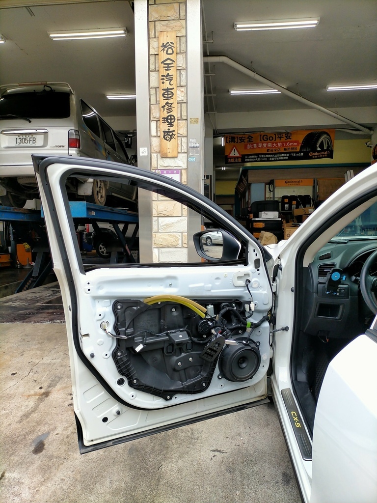 馬自達 CX5 (2012年~2014年）電動後視鏡無法收折修復。