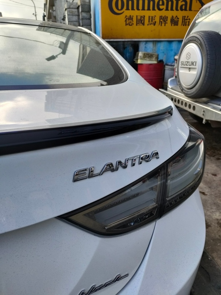 現代 ELANTRA 1.8 (2014年）電動後視鏡無法收折維修。