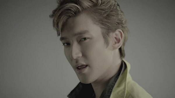 Super Junior 슈퍼주니어_Mr.Simple_MUSICVIDEO[23-21-45].jpg