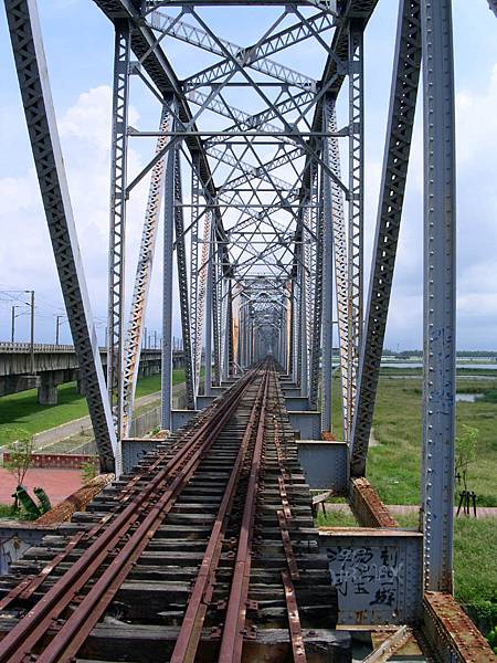 下淡水溪橋