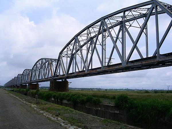 下淡水溪橋