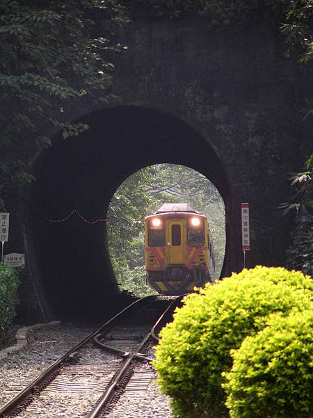 六號隧道與即將到達的冷氣柴客(A229910)