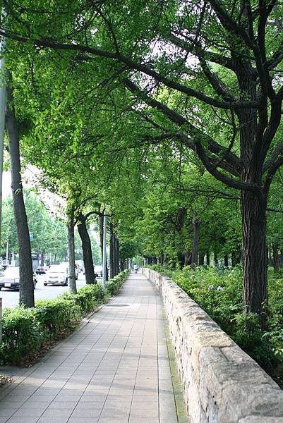 大阪城公園外的步道