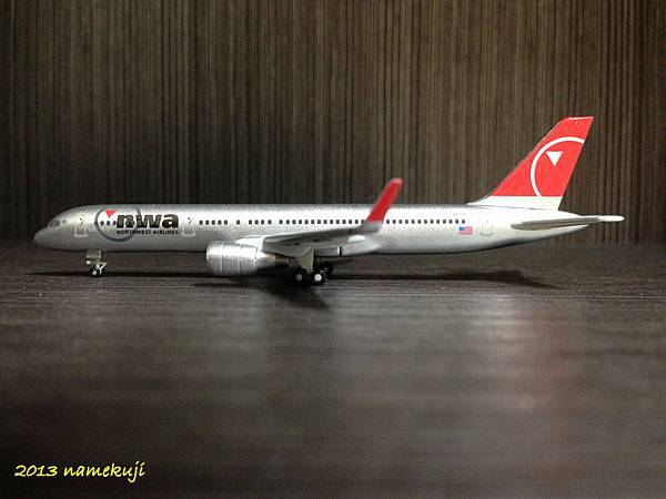 Boeing 757-200 NW
