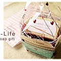 Manual soap gift