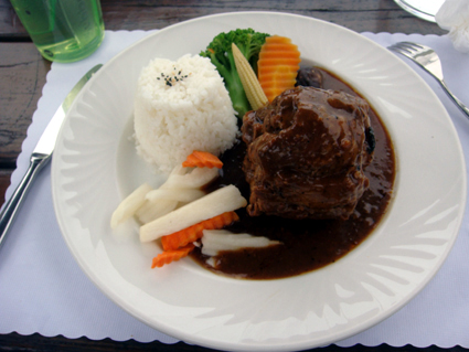 主餐-羊龍骨(並沒有特別好吃!)