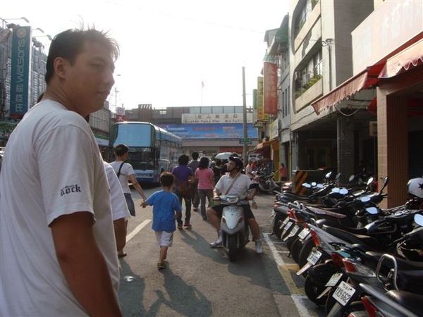 國展不小心入鏡了