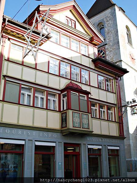 20111202-5  Appenzell information center及為南西一個人而特別開放的 Museum