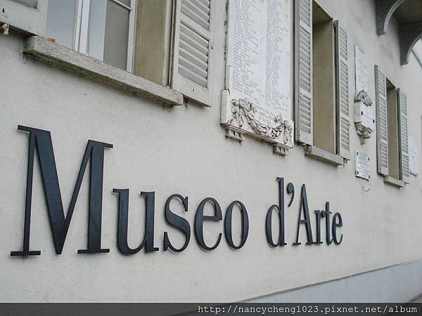 20111221-17 終於被我找到在湖邊的 Museo d'Arte 啦~原來要多坐一站到Paradiso往回走比較近.JPG