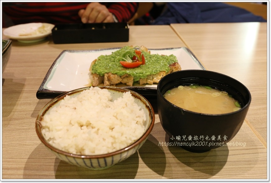 IMG_1144.JPG IMG_1144.JPG