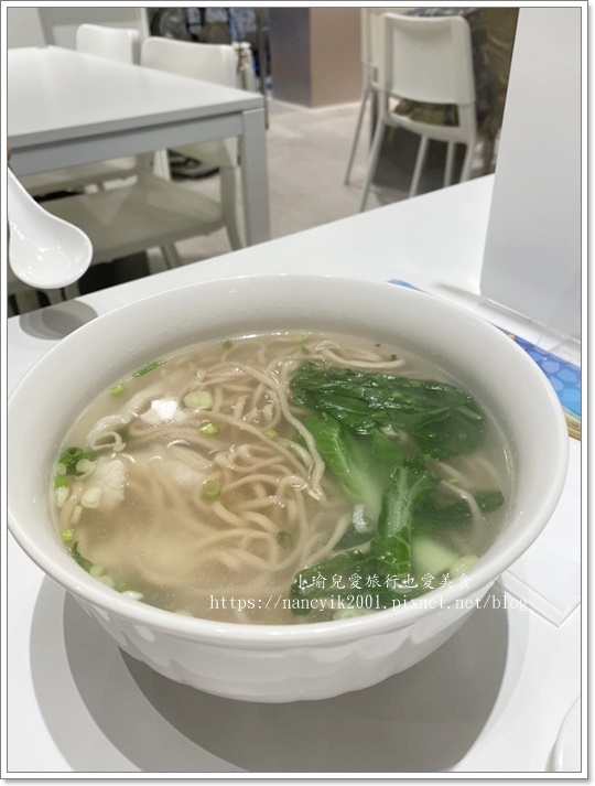 【台北】文湖21雞湯麵 / 內湖最文青的麵店 / 台灣之光拳 【台北】文湖21雞湯麵 / 內湖最文青的麵店 / 台灣之光拳