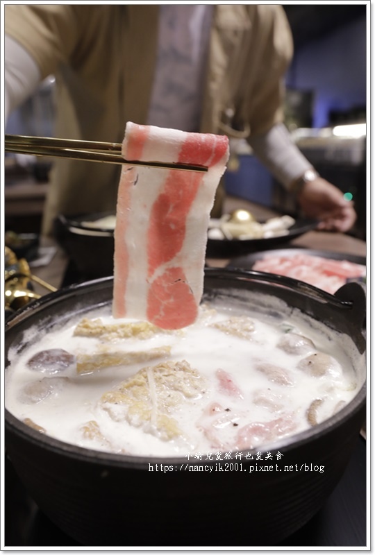 【桃園】金蒔鍋物站前店 / 桃園火車站火鍋 / 桃園鍋物聚餐 【桃園】金蒔鍋物站前店 / 桃園火車站火鍋 / 桃園鍋物聚餐