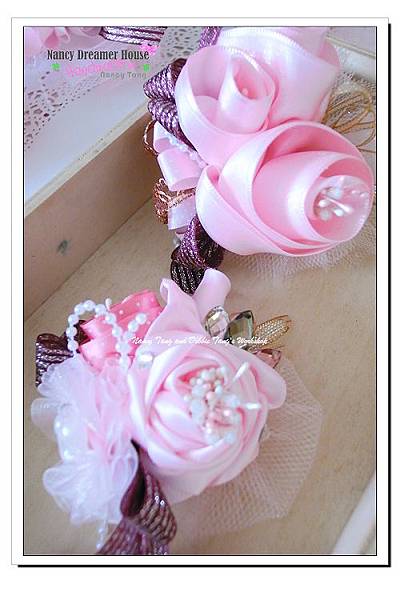 粉色玫瑰胸花組-1.jpg