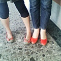 ２位紅鞋女孩