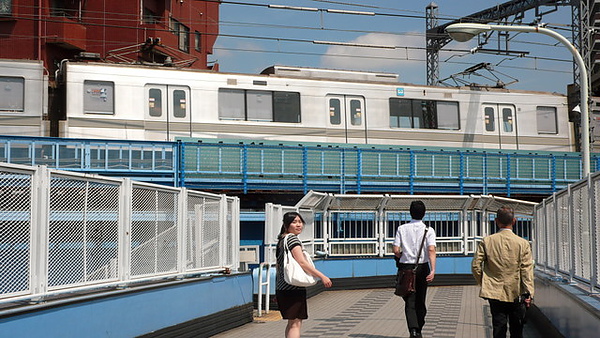 每次出門和回旅館都要經過的天橋