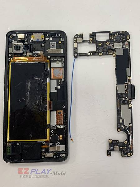 ASUS-ROG-1手機維修_面板更換_電池更換03-768x1024.jpg