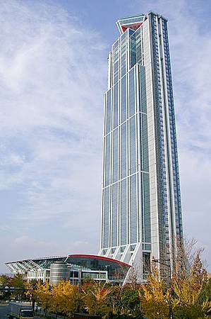 398px-Osaka-WTC-01