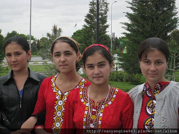 Pretty Turkmenitanese Girls
